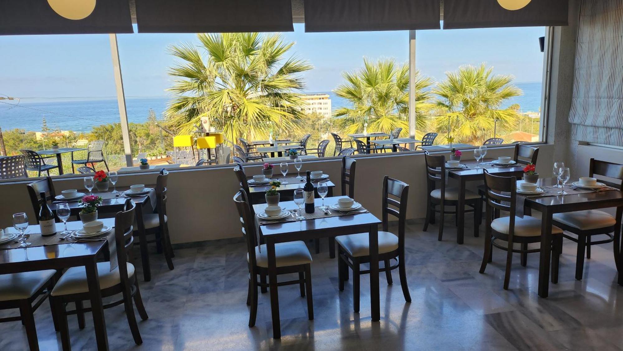 Hotel Oasis Scaleta 3*